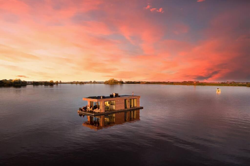 Surla Houseboat 