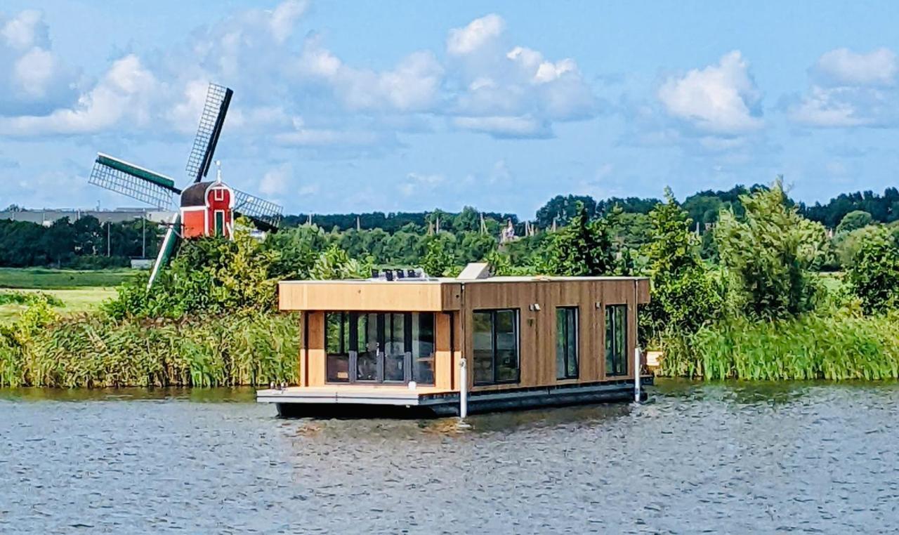 Surla Houseboat 