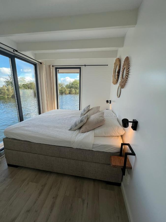Surla Houseboat 